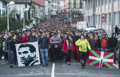 Movilización juvenil proletaria vasca, con recuerdo a preso político vasco muerto por desatención médica de sus captores.